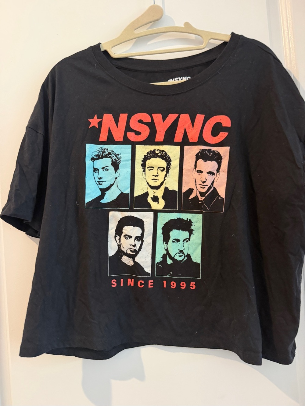 Nsync cropped Black Graphic Band Tee - Red Logo